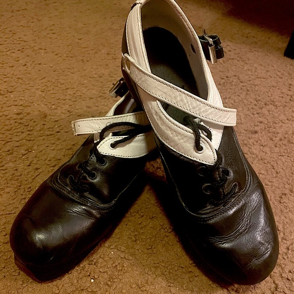 White Buckle Irish Dance Hard Shoes - Picture 1 of 5